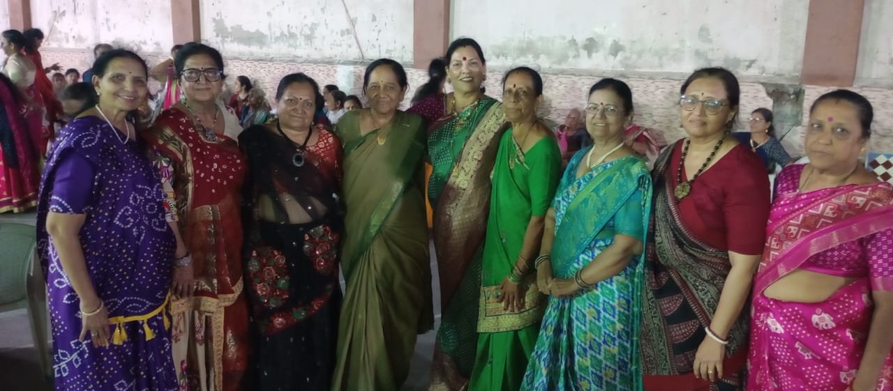 વાલમ બ્રાહ્મણ મહિલા મંડળ દ્વારા પારંપરિક ગરબા નું આયોજન